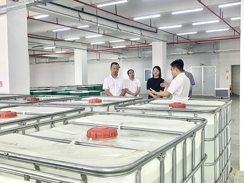 政企连心·共促发展|东莞市东城区政府领导莅临华体会体育新材参观指导